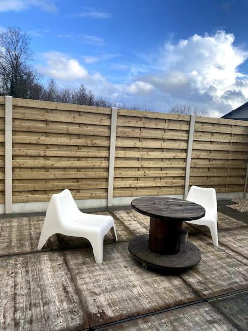 Entre Ville Et Campagne Appartement Cosy Avec Parking Et Terrasse Wood Coutiches Esterno foto